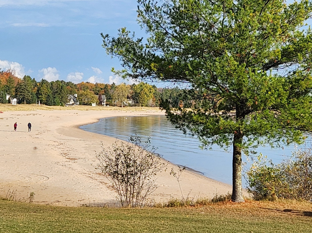 Glidden Lodge Beach Resort主图