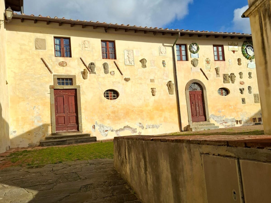 Castello dei Vicari-Lari必去景点