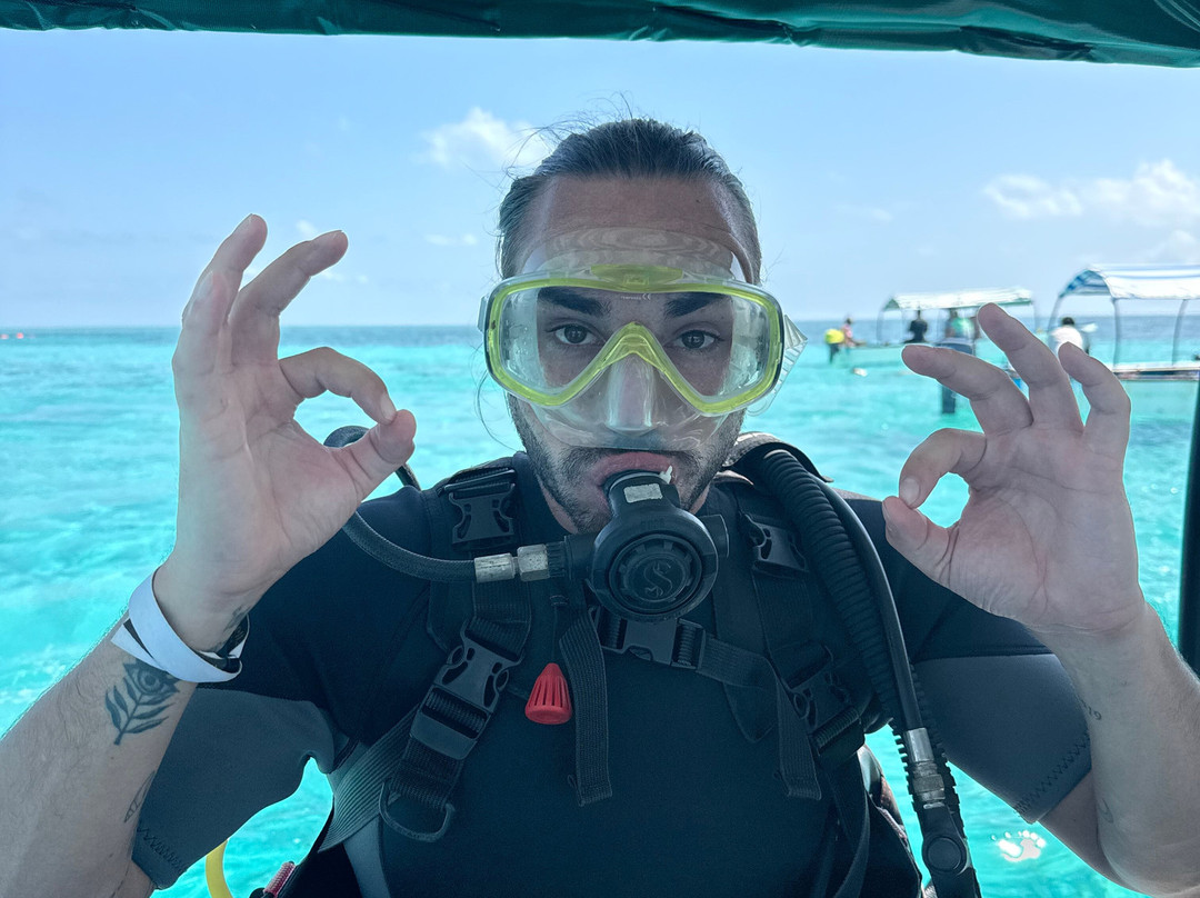 AG Tours and Safaris-桑给巴尔岛必去景点