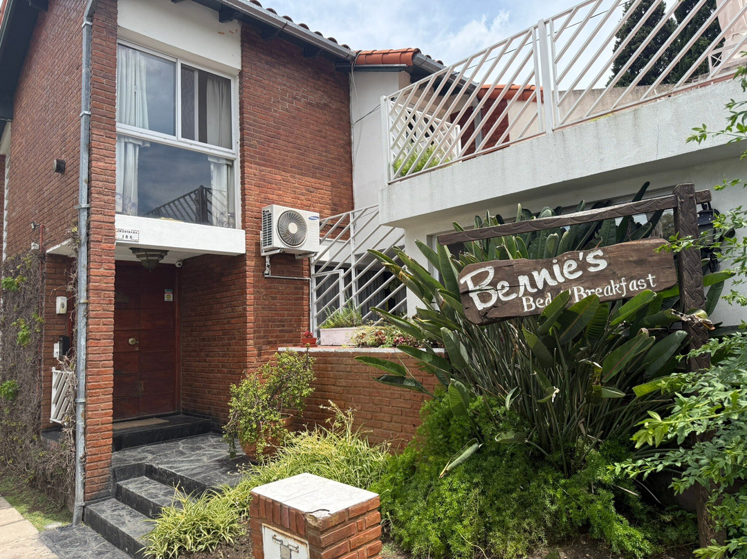 Bernie's Bed & Breakfast主图