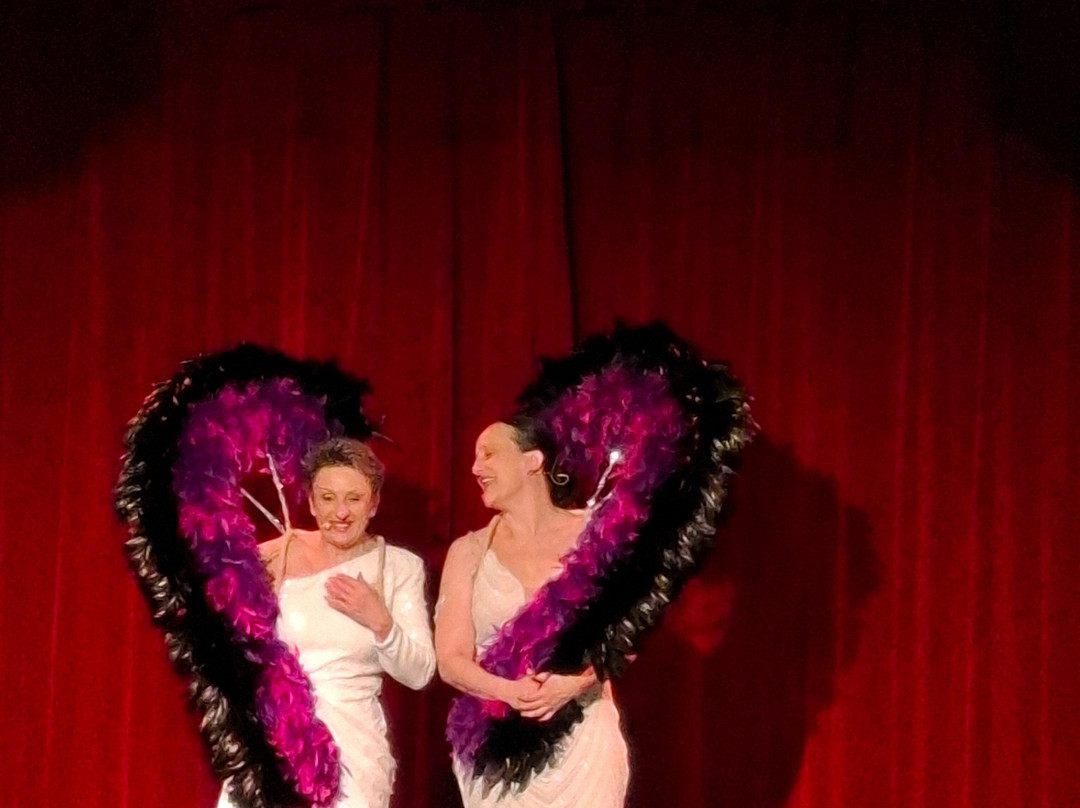 Cabaret La Plume Rouge-La Chapelle-des-Marais必去景点