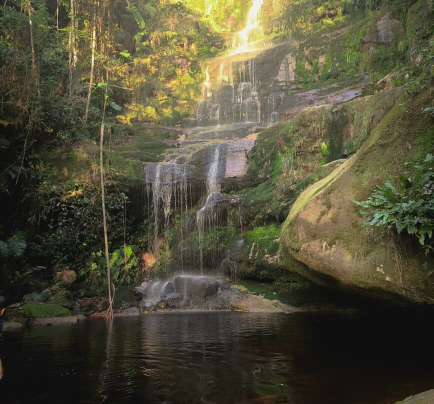 Cascada De Aguas Rojas