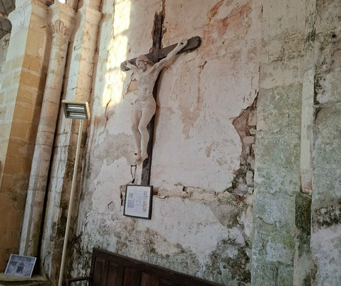 Sanctuaire Carolingien-Cravant-les-Coteaux必去景点