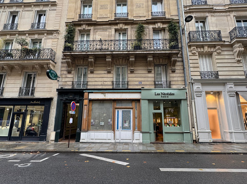 波拿巴特酒店主图