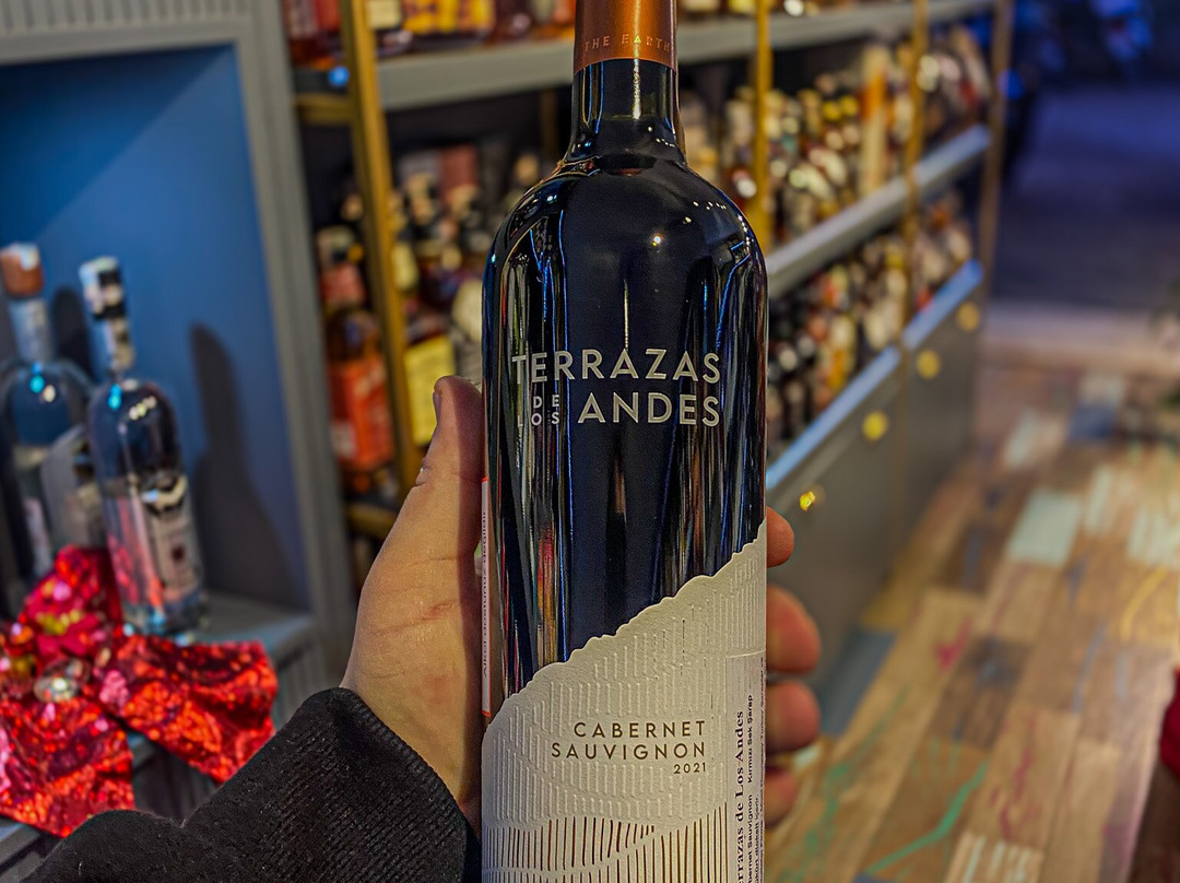 Vinoria Exclusive Wine & Spirits Store-穆拉必去景点