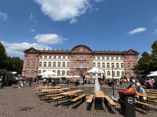 Schloss Zweibrücken-茨魏布吕肯必去景点