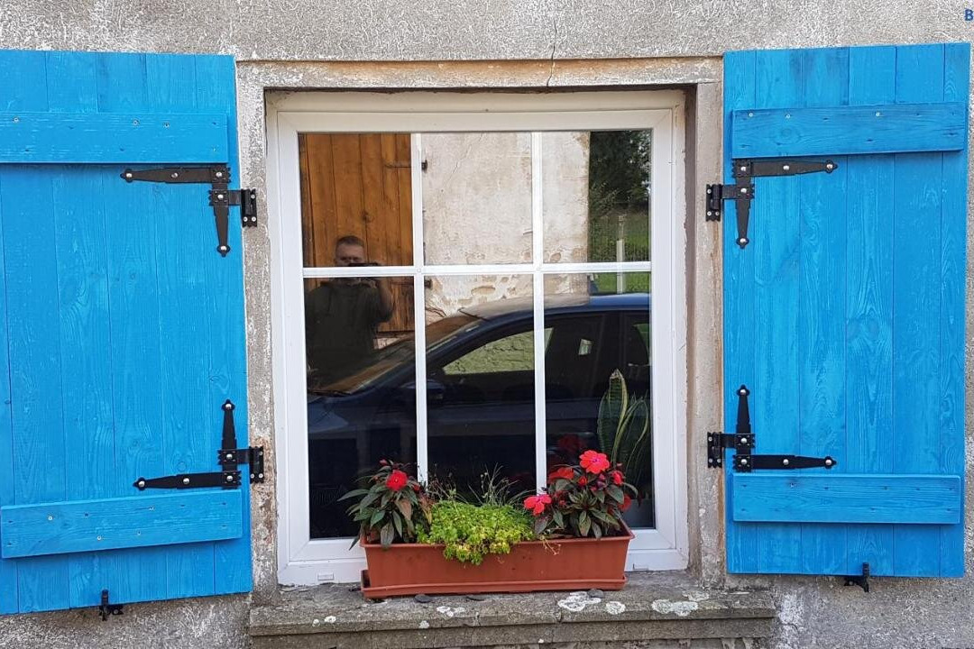 Dom O Niebieskich Okiennicach