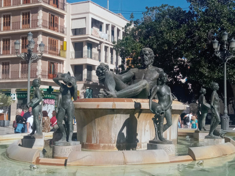 Fuente del Tribunal De Aguas/del Turia-巴伦西亚必去景点