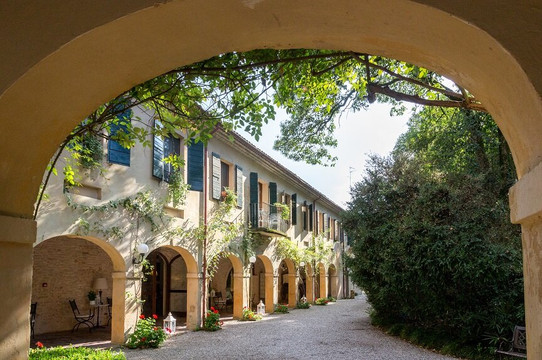 卢比斯别墅酒店主图