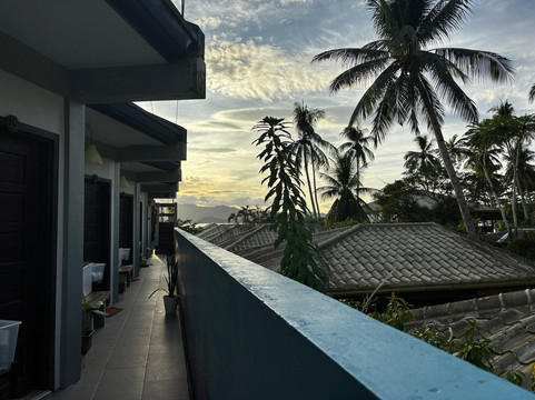 费尔勒海滨酒店主图