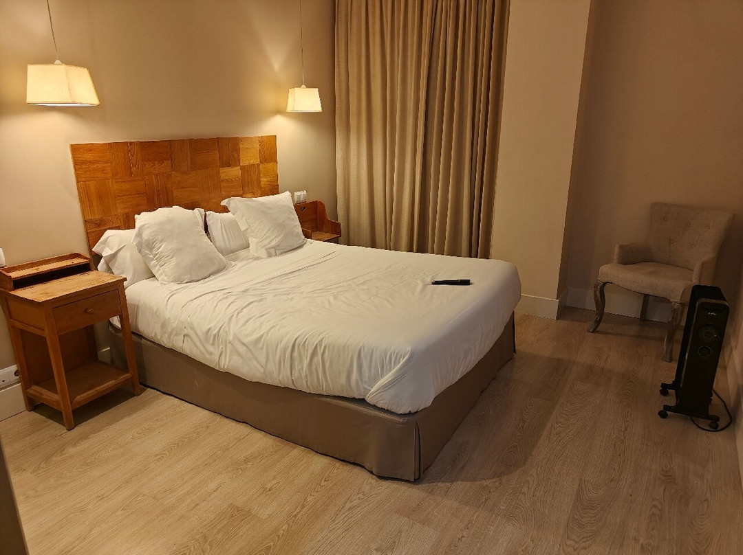 OYO阿尔托拉酒店主图