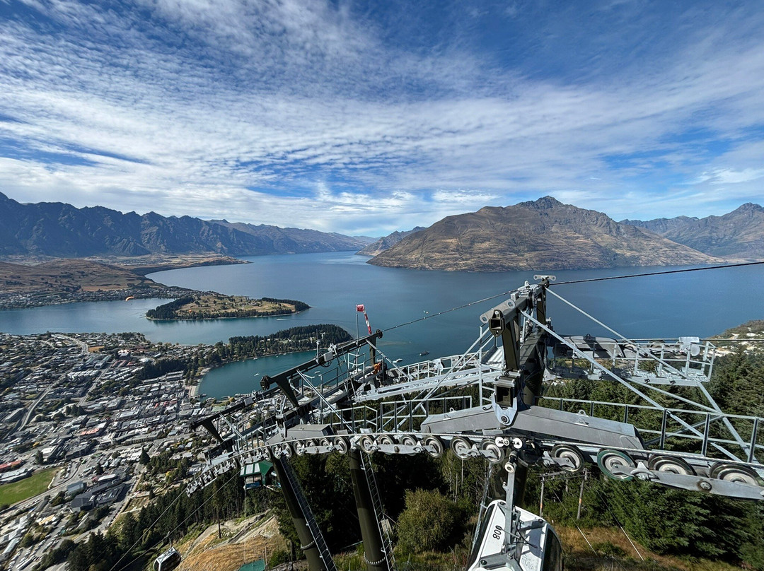 皇后镇旅游景点-昆斯敦敞车雪橇天际线