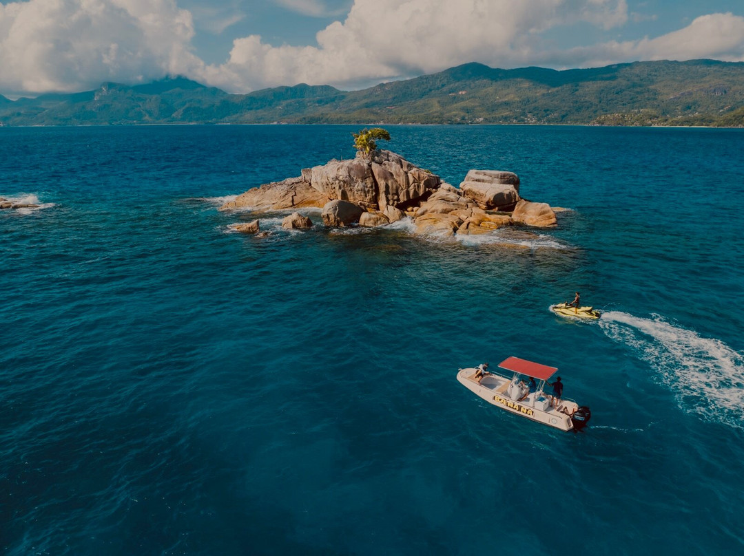 Banana Sea Club-Anse Boileau必去景点