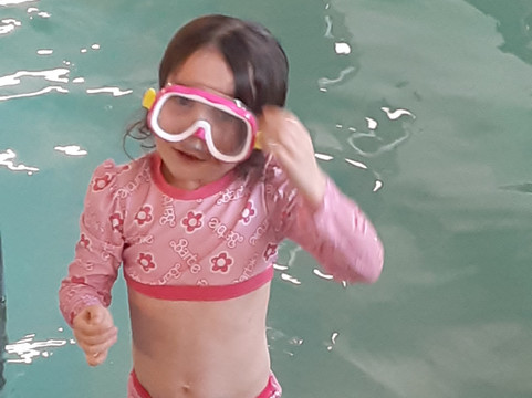 鹅卵石套房酒店-小滑道主图