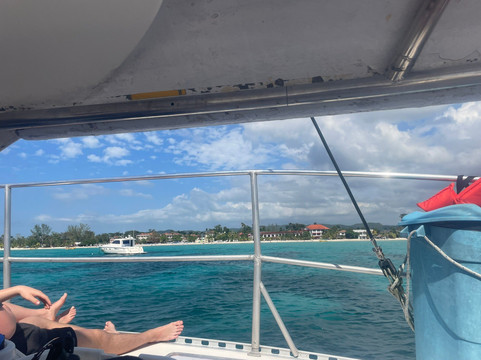 YaMon Red Stripe Catamaran Cruises-内格里尔必去景点