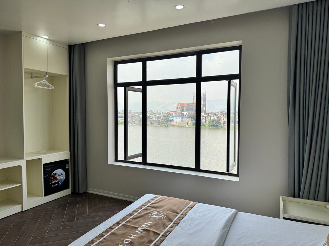 Khach San New Hotel