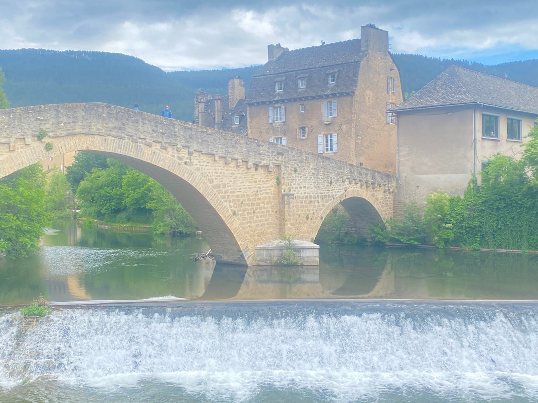 Pont Notre-Dame-芒德必去景点