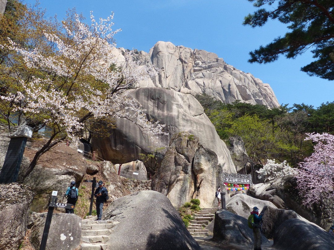 Ulsanbawi Rock-束草市必去景点