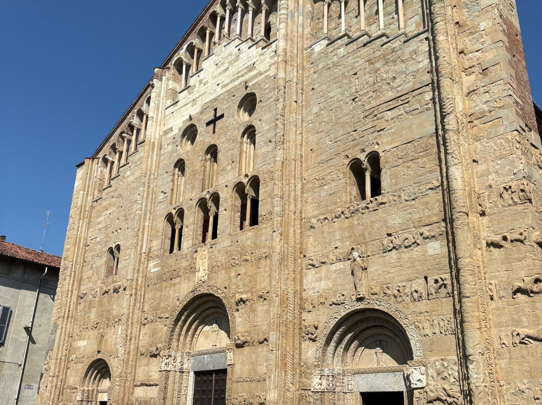Basilica San Michele Maggiore-帕维亚必去景点