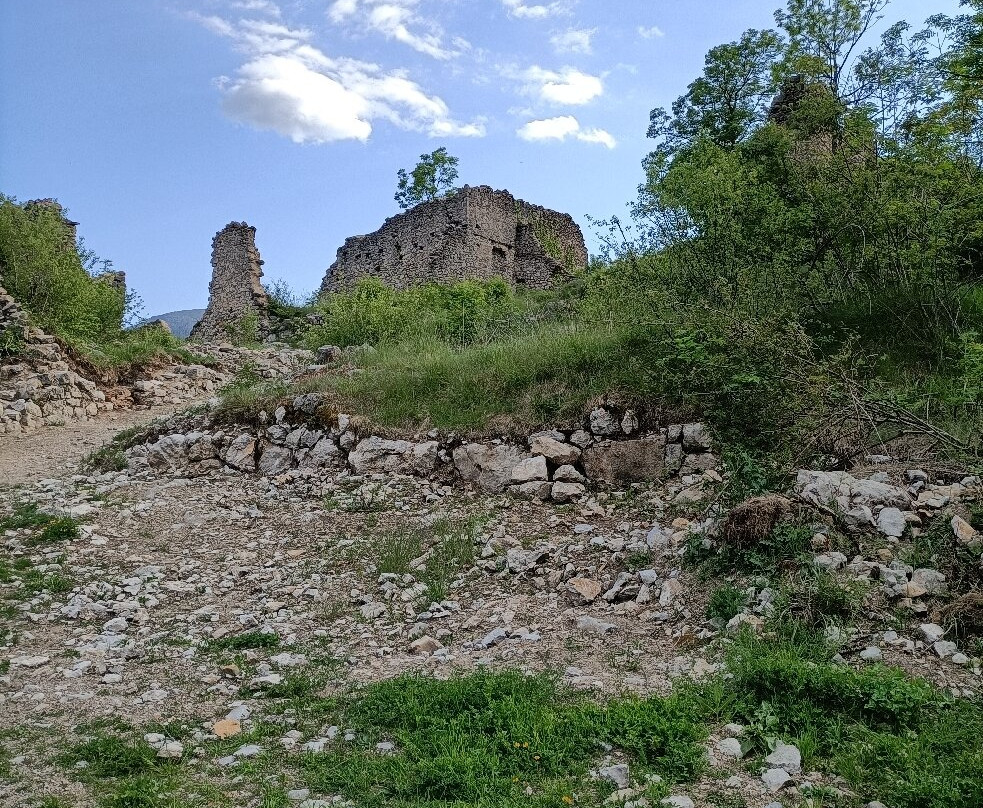 Santa Maria del Castell de Gósol-Gosol必去景点