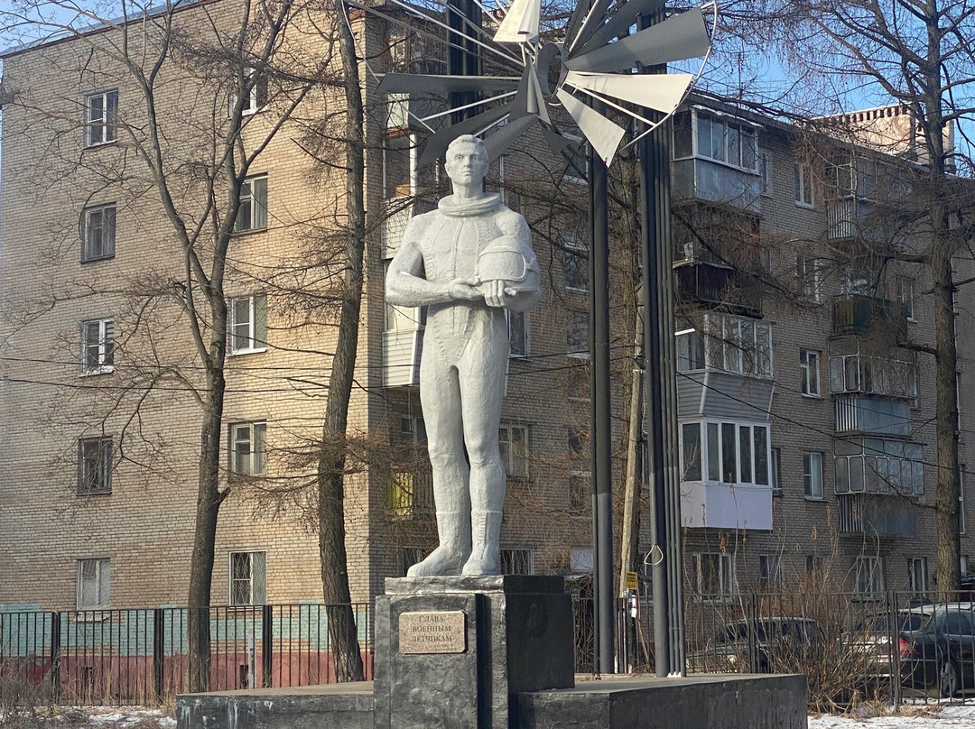 Monument Slava Sovetskim letchikam