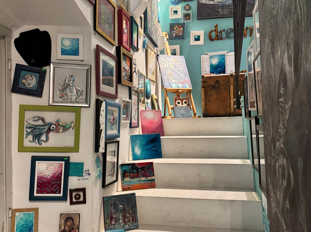 New World Lover Art Galery-玛卡沙必去景点