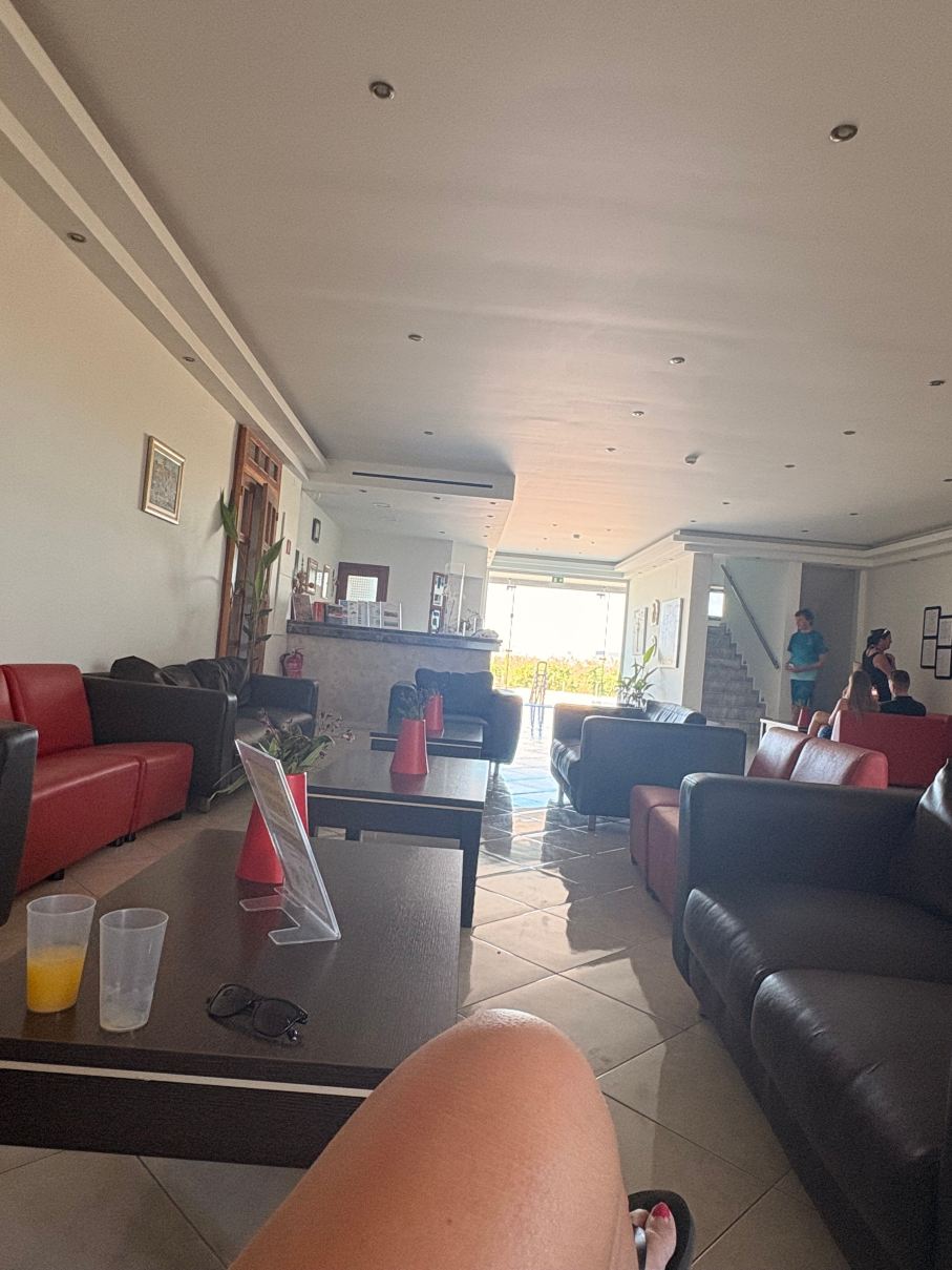 梅利酒店-旅行者