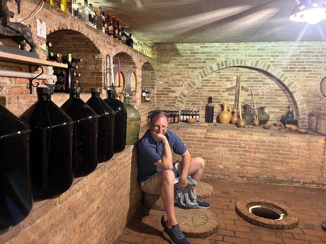Vazha Davitadze's Winemaking and Wine Cellar-巴统必去景点