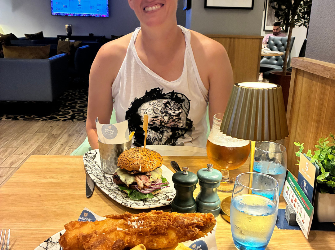 Felbridge Gatwick Hotel & Spa主图