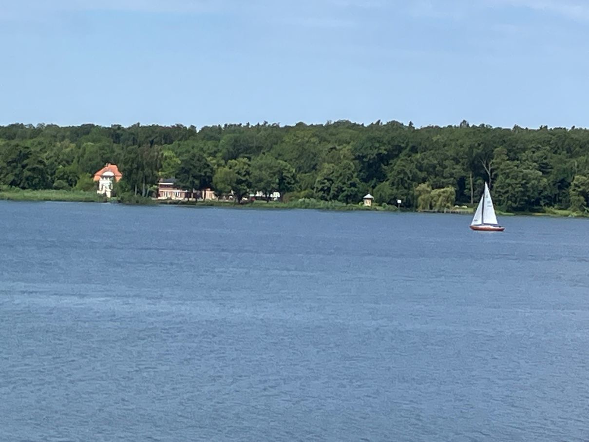 贝茨湖畔博尔曼斯鲁湖景酒店-旅行者