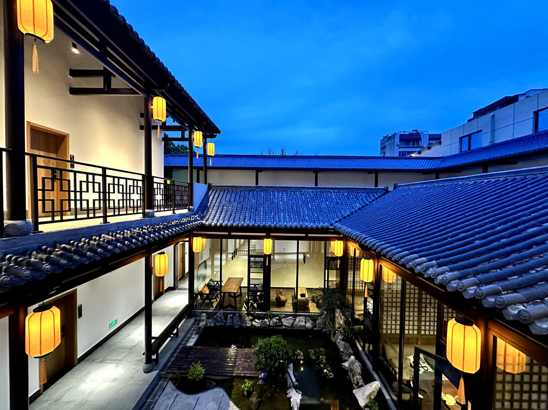 襄阳名人雅居禅意酒店(襄阳古城店)主图