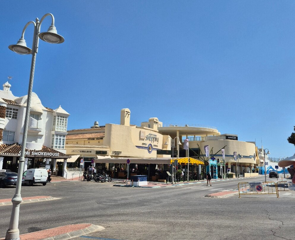 Centro Comercial Puerto Marina Shopping-班纳玛德纳必去景点