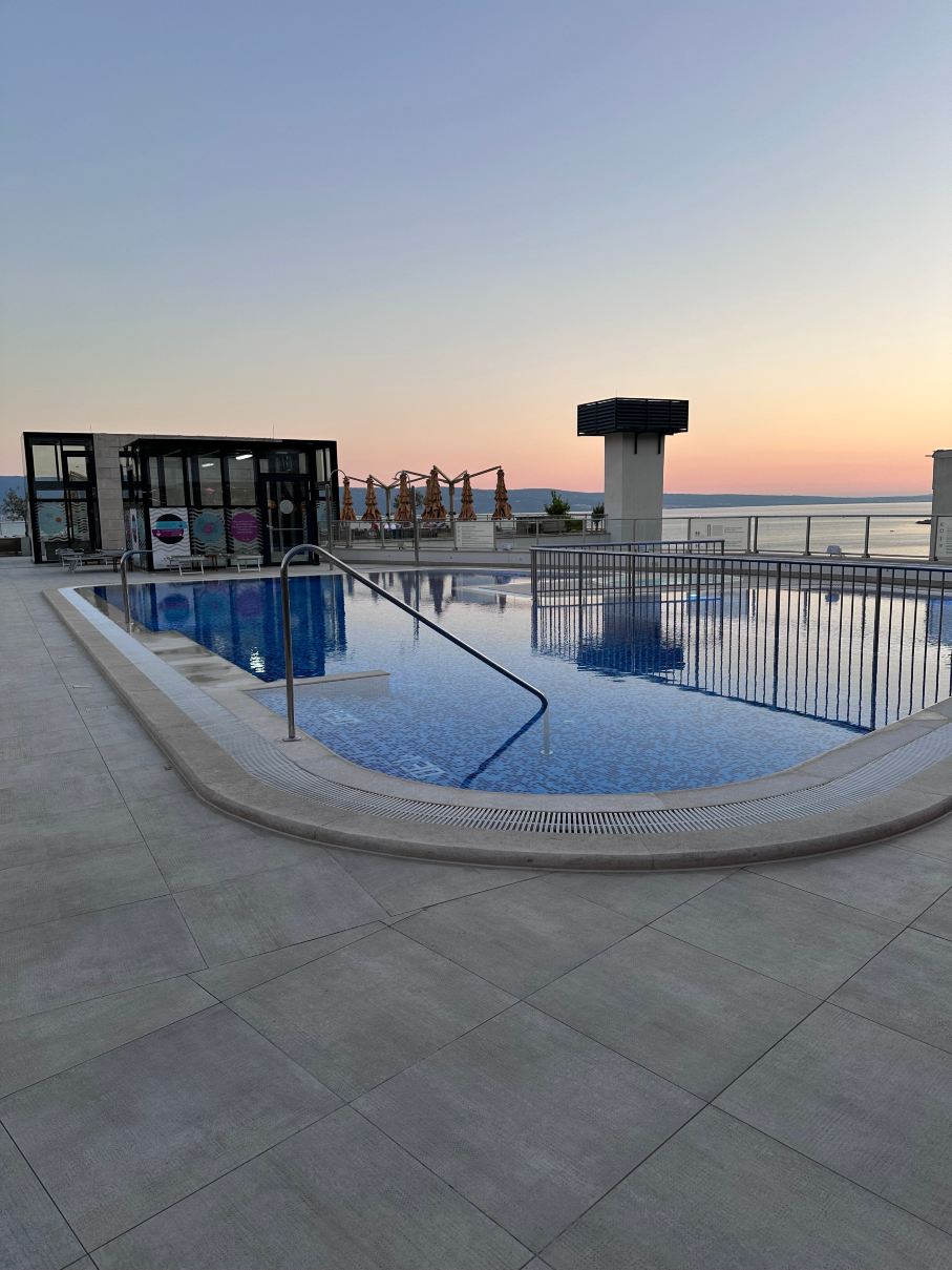Hotel Plaža Duće-泳池