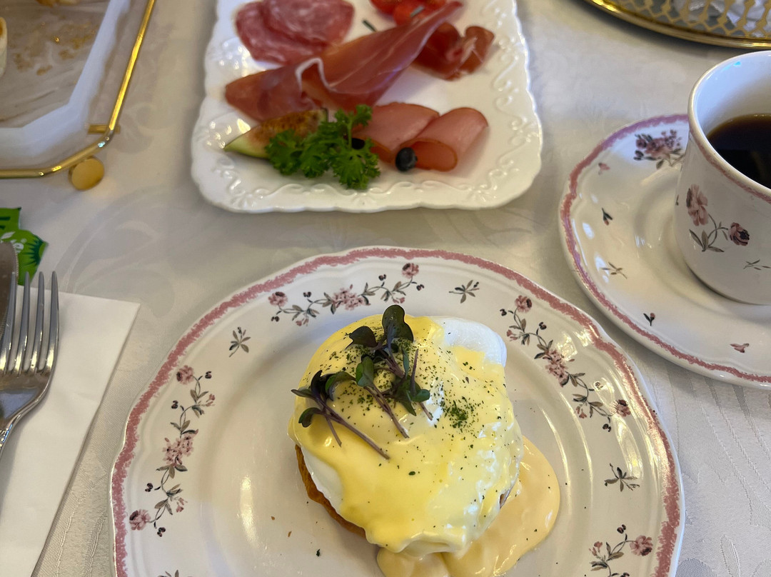 法国山丘酒店主图