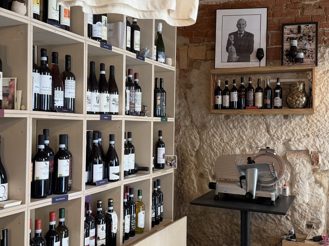 Enoteca Degli Infernot-Cella Monte必去景点