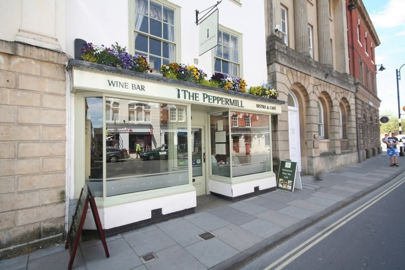 Bromham酒店住宿-The Peppermill Town House Hotel