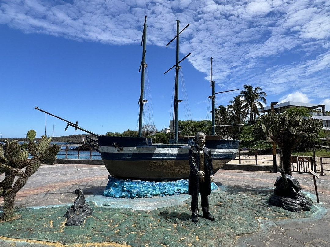 Estatua de Charles Darwin-Puerto Baquerizo Moreno必去景点