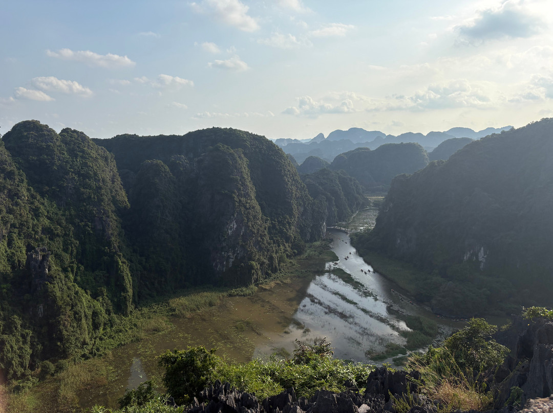 Go Asia Travel-Long Bien必去景点