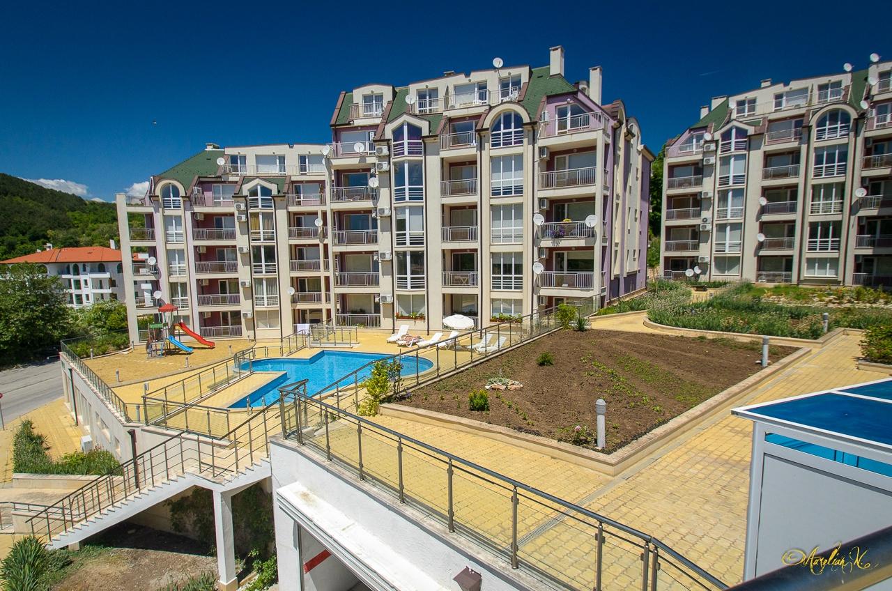 Aparthotel Kavarna Hills-泳池