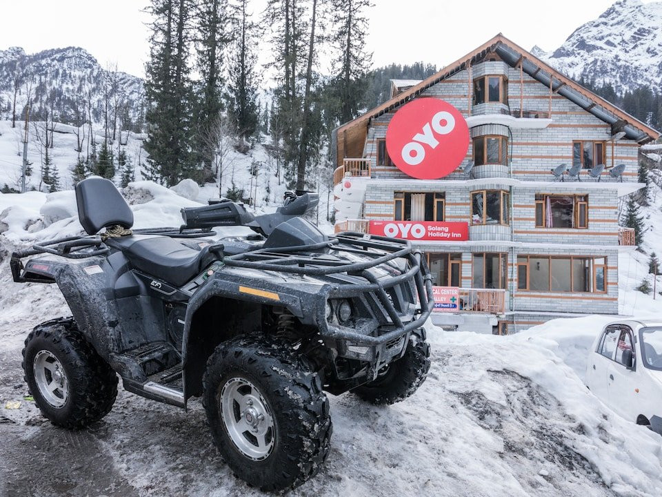 OYO Solang Holiday Inn