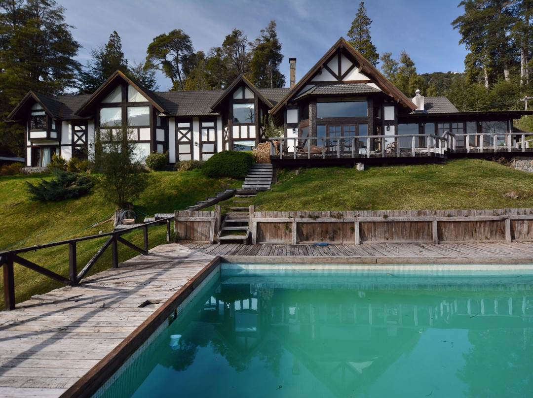 Villa Traful酒店住宿-Naranjo en Flor Hosteria y Restaurant