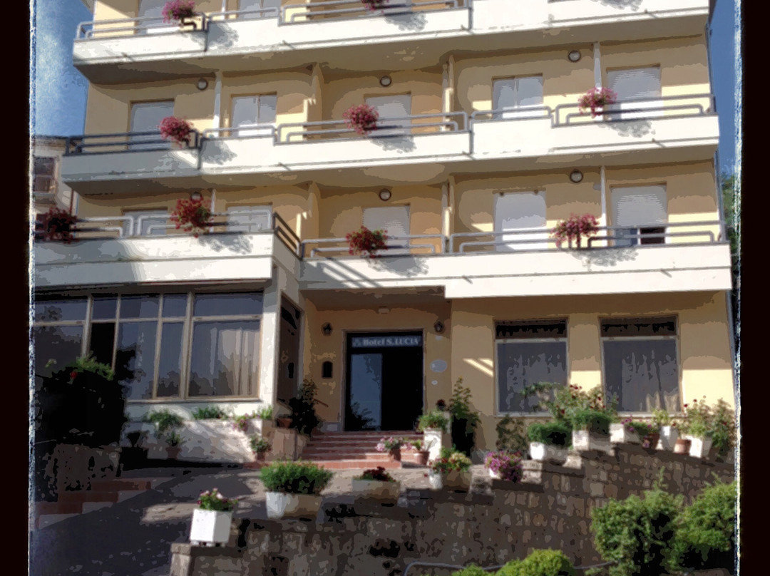 La Foce酒店住宿-Albergo Santa Lucia