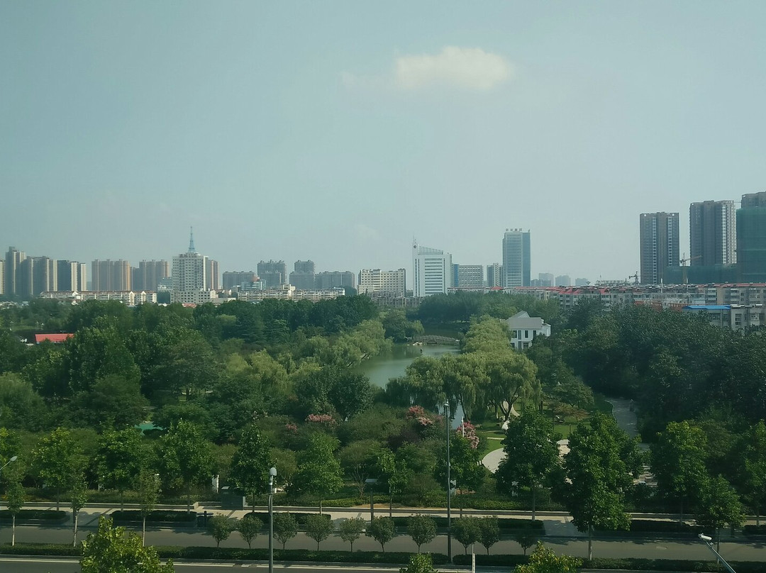 苍梧凤凰大酒店主图