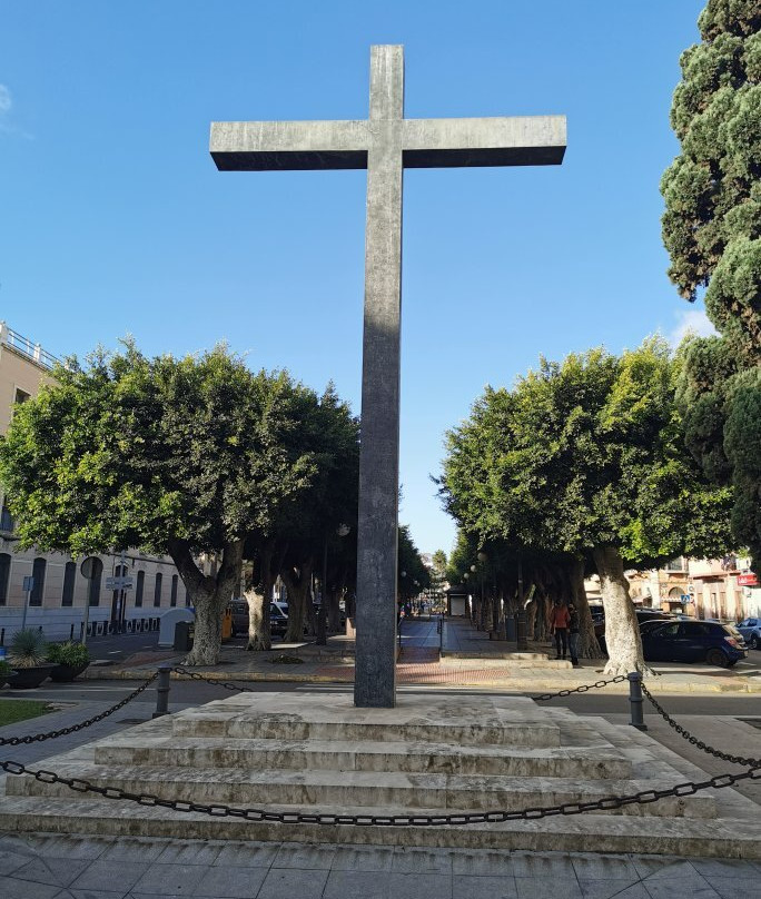Cruz de los Caidos-梅利利亚必去景点