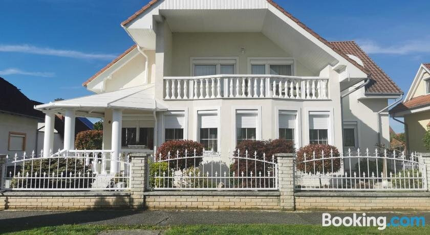 Csabai Vendeghaz主图