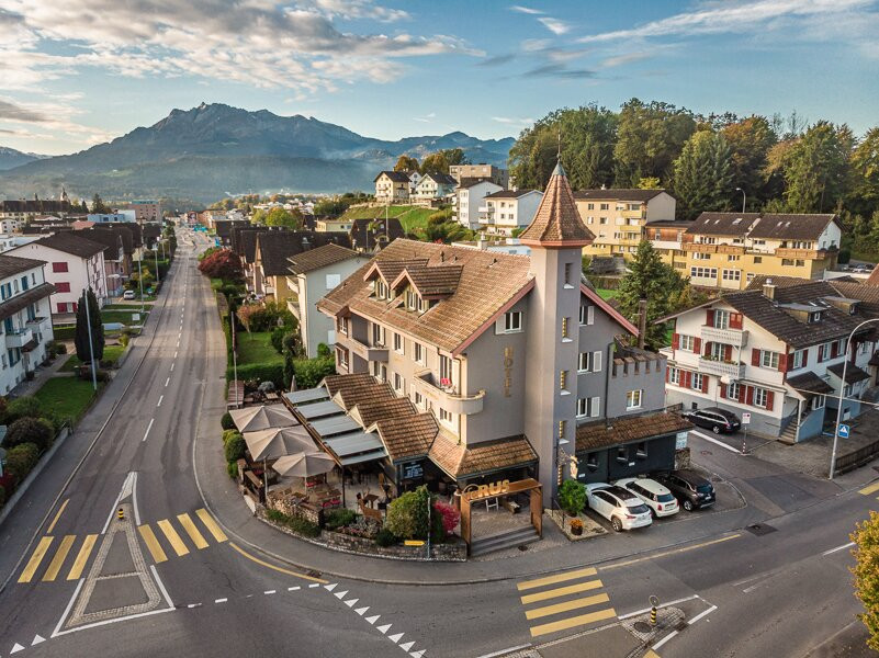 Neuenkirch酒店住宿-Hotel FeRUS