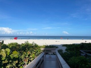 Marco Beach Vacation Suites-泳池