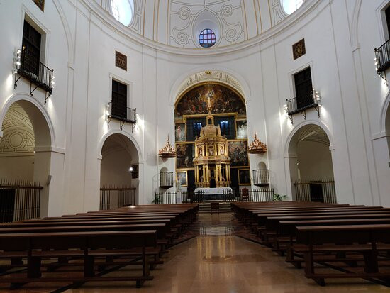 Monasterio Cisterciense de San Bernardo-阿尔卡拉-德-哈纳雷斯必去景点