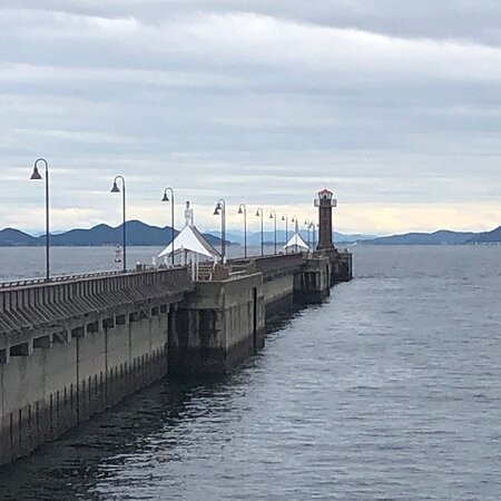 Takamatsu's Red Lighthouse景点图片