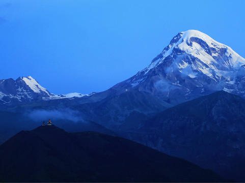 Doshalkhe酒店住宿-卡兹别吉客房酒店